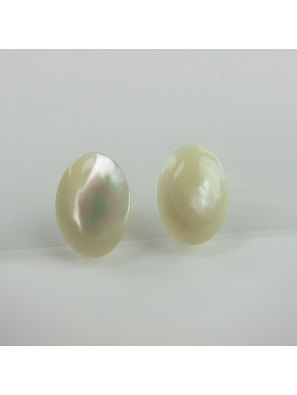 Vintage Oval Faux Pearl Gold Tone Screw Back Earrings Mid Century Estate Jewelry